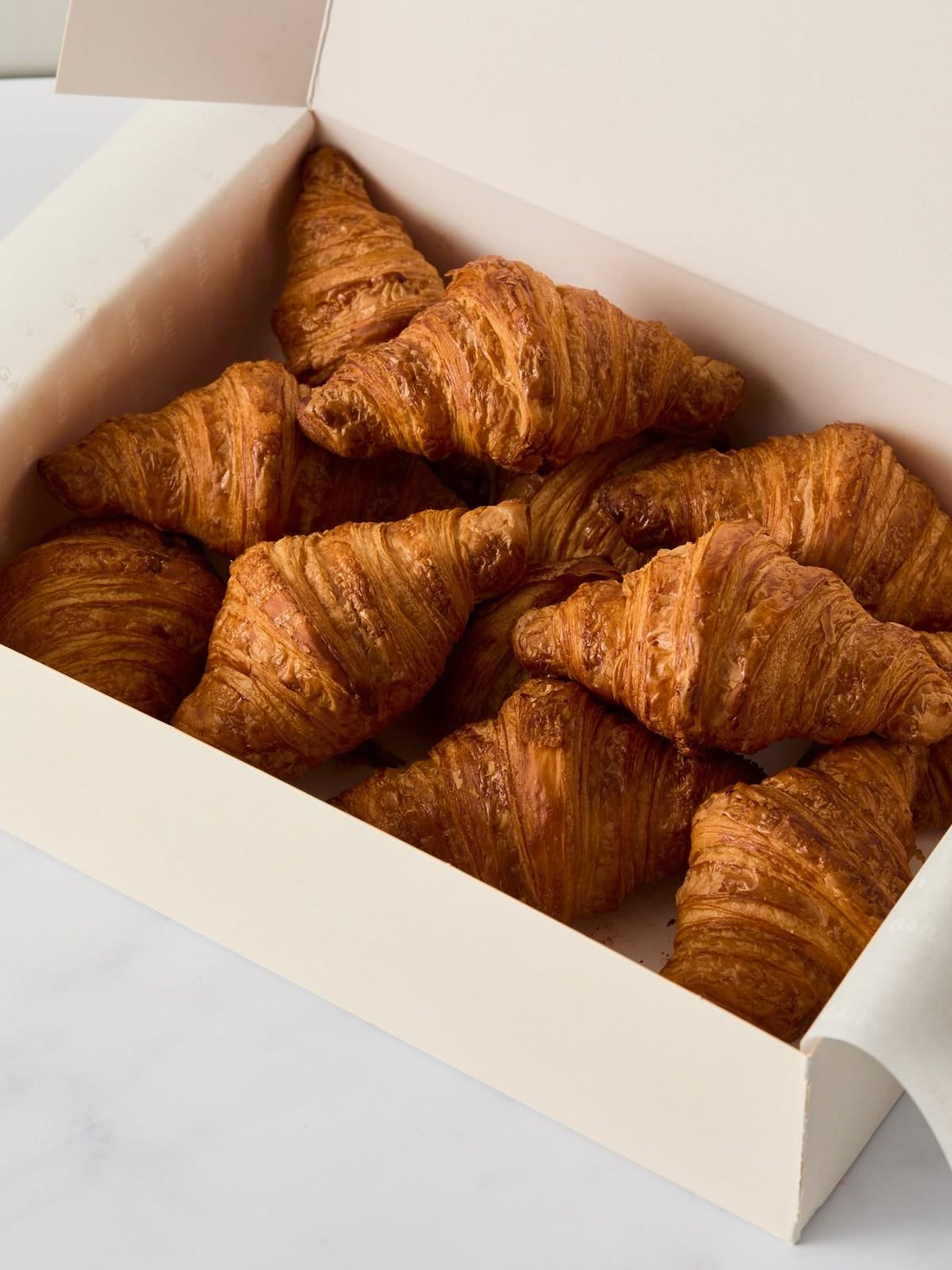 Box of ten butter croissants